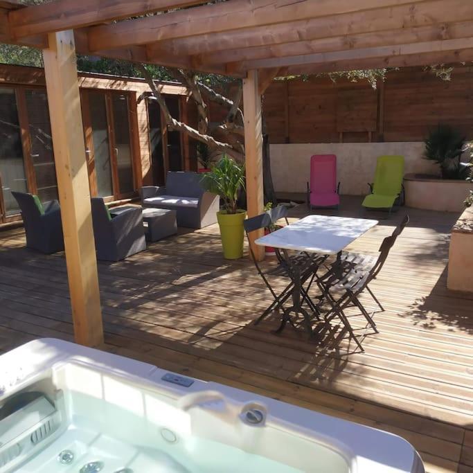 Апартаменти Studio Jacuzzi Prive A 8 Min A Pied De La Plage Ла-Сьйота Екстер'єр фото