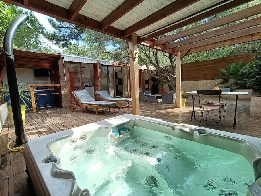 Апартаменти Studio Jacuzzi Prive A 8 Min A Pied De La Plage Ла-Сьйота Екстер'єр фото