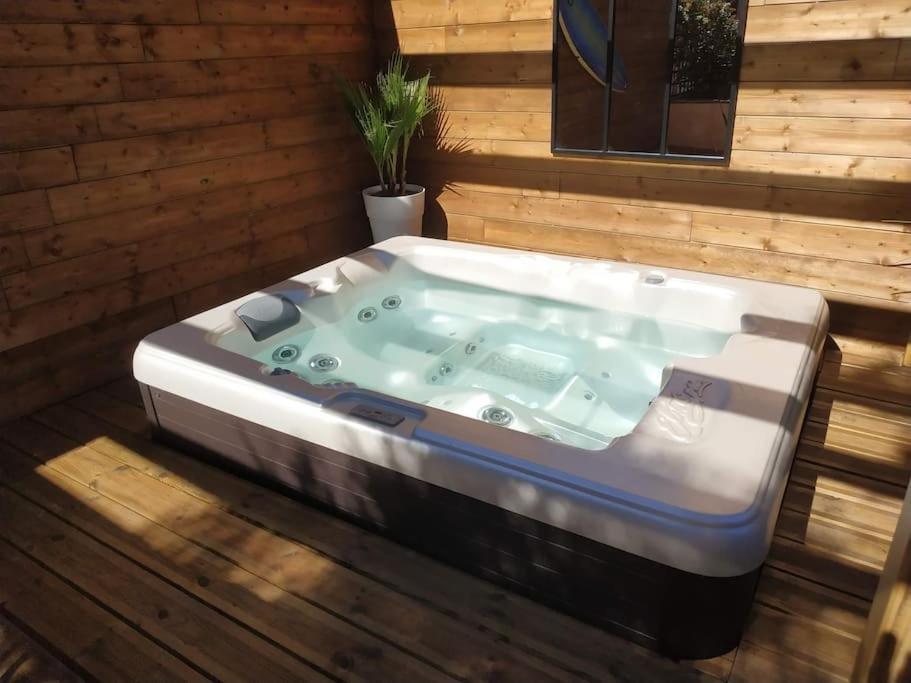 Апартаменти Studio Jacuzzi Prive A 8 Min A Pied De La Plage Ла-Сьйота Екстер'єр фото